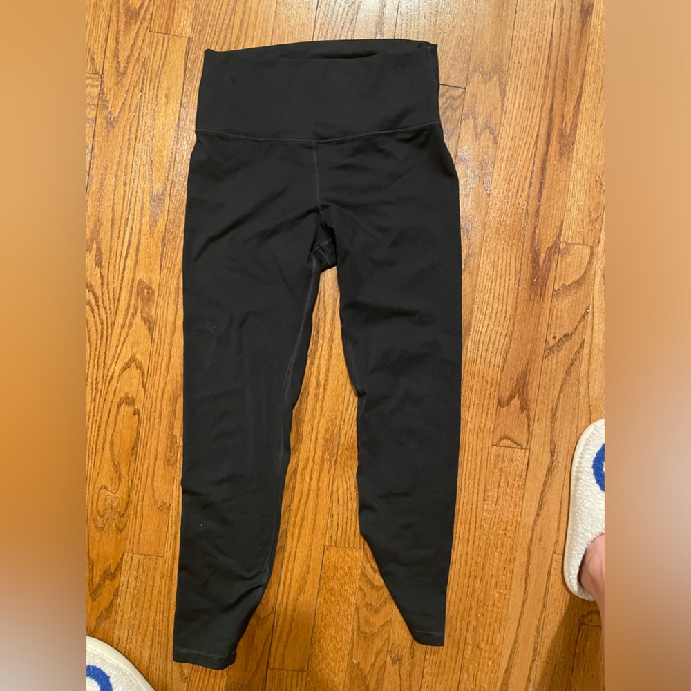 Gilly Hicks. Recharge black high waitsted leggings. Pocket in back to hold keys.